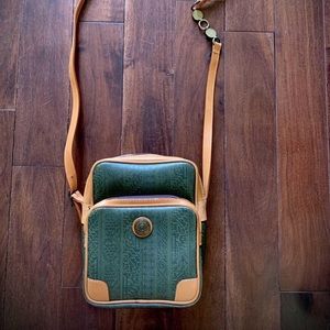 Vintage leather crossbody bag